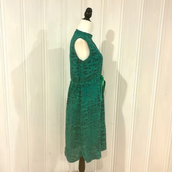 Emerald green snake skin patterned fabric linen dress by ALLEGRA MASETTI - Picture 3 of 8